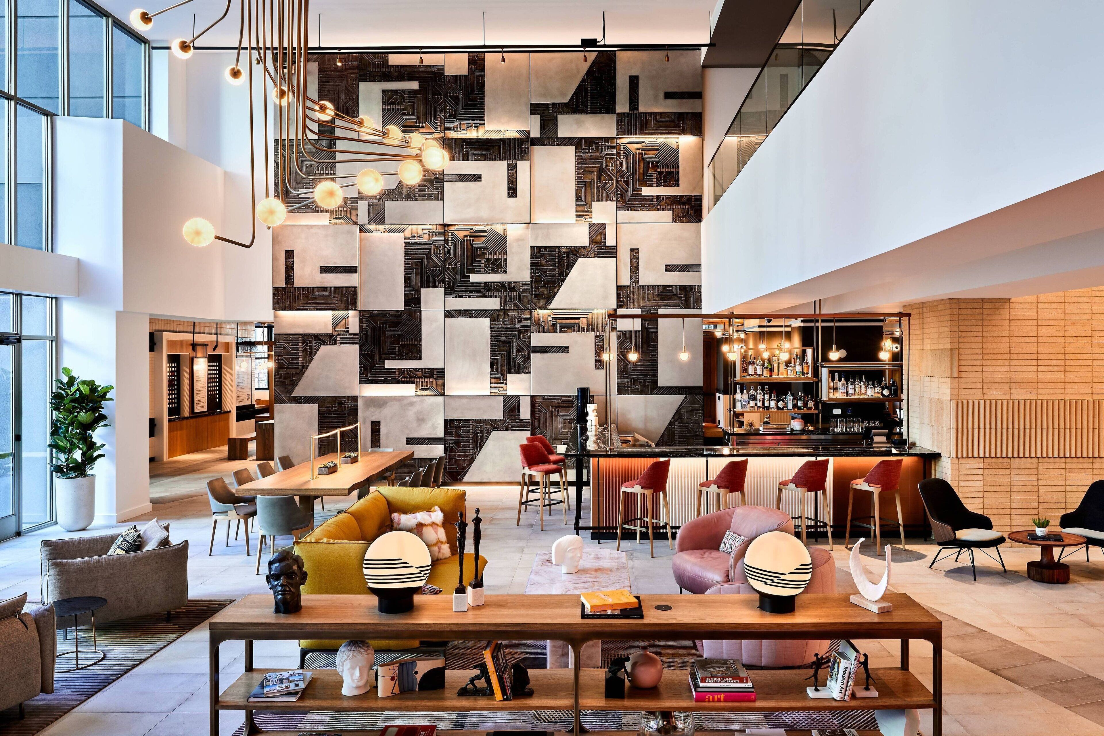 Serves dinner and happy hour