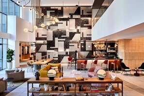 Con servicio de cenas y happy hour