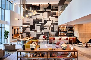 Serves dinner and happy hour