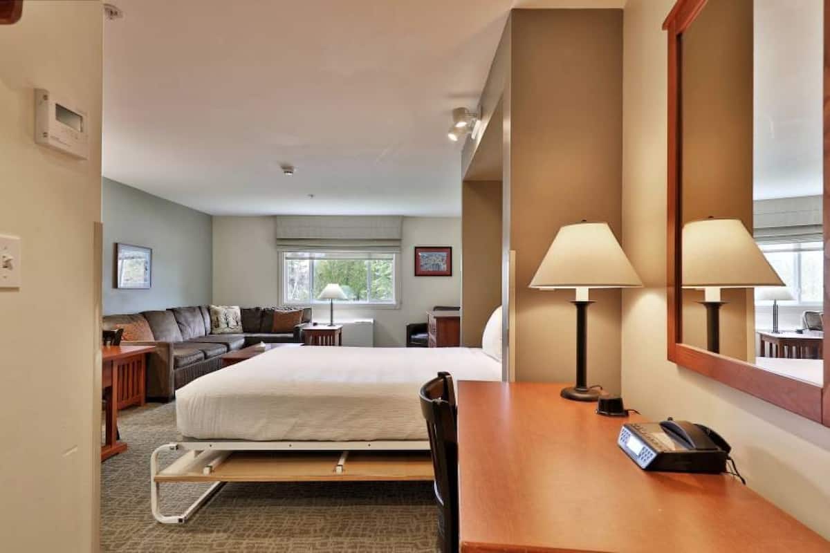 Standard Studio | Desk, blackout drapes, iron/ironing board, free WiFi