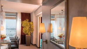 Hypo-allergenic bedding, down duvets, minibar, in-room safe