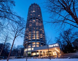 住宿正面 - 傍晚/夜晚