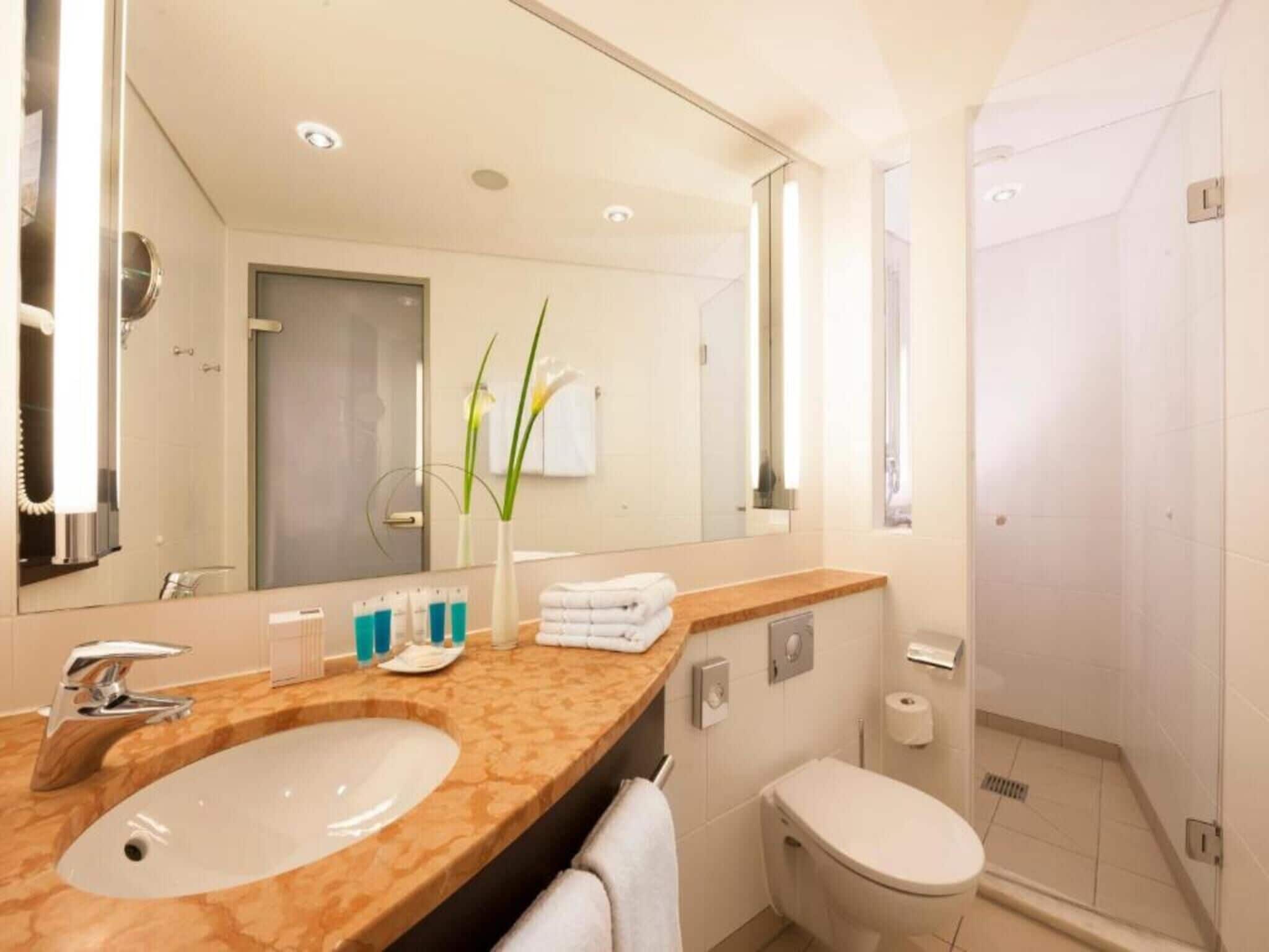 Superior-Doppelzimmer (Floors 10-11) | Badezimmer | Dusche, kostenlose Toilettenartikel, Haartrockner, Handtücher