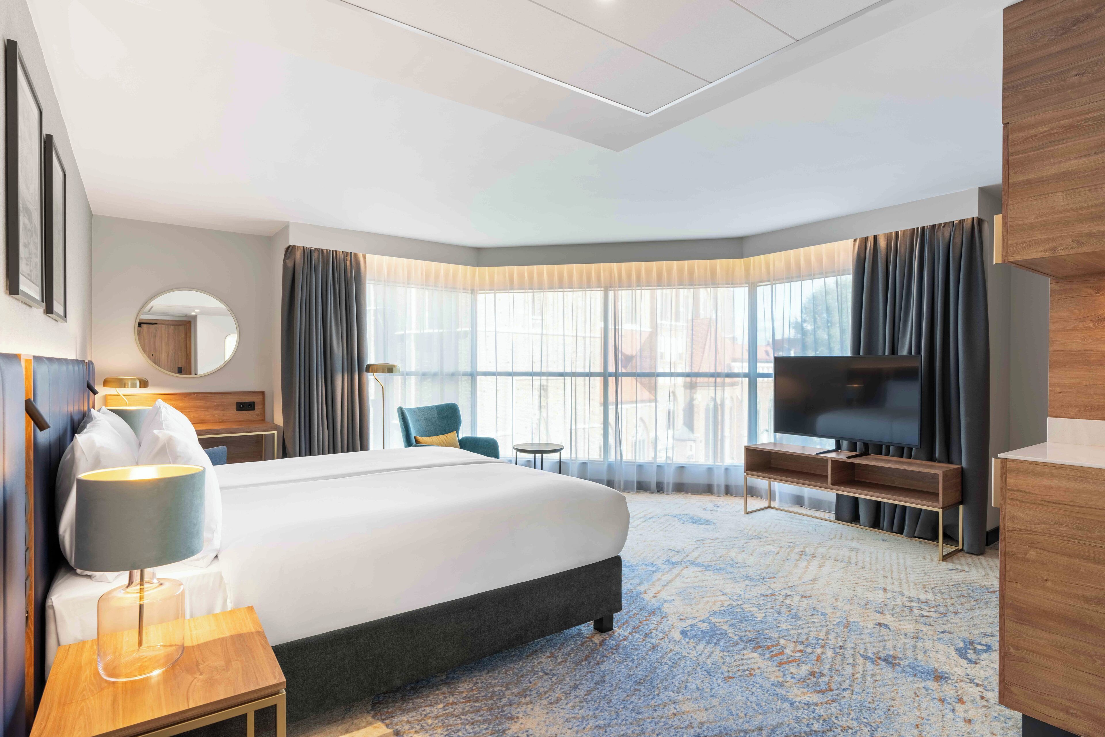 premium room, 1 king bed | in-room safe, desk, laptop workspace, soundproofing