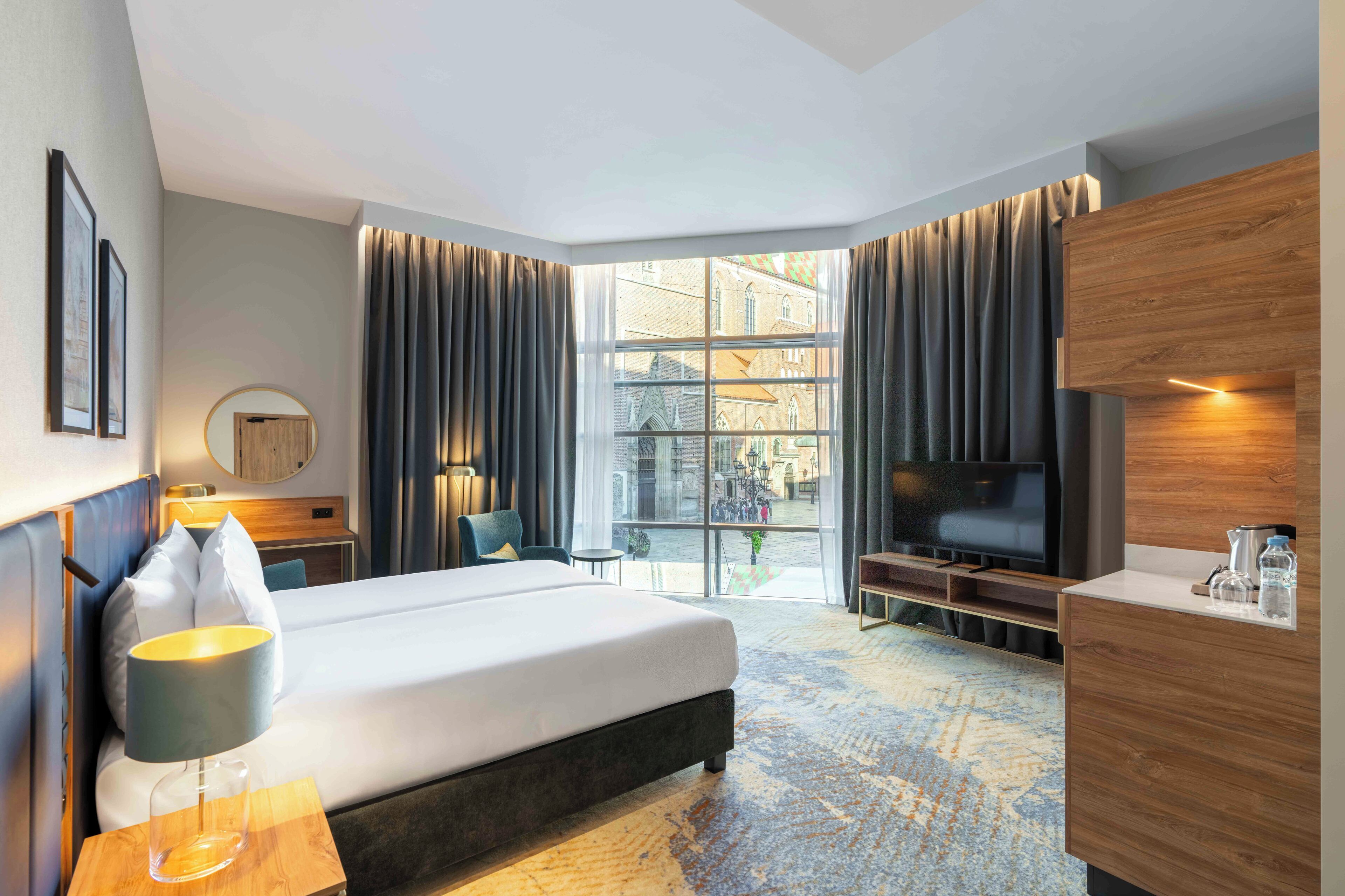 premium room, 1 king bed | in-room safe, desk, laptop workspace, soundproofing