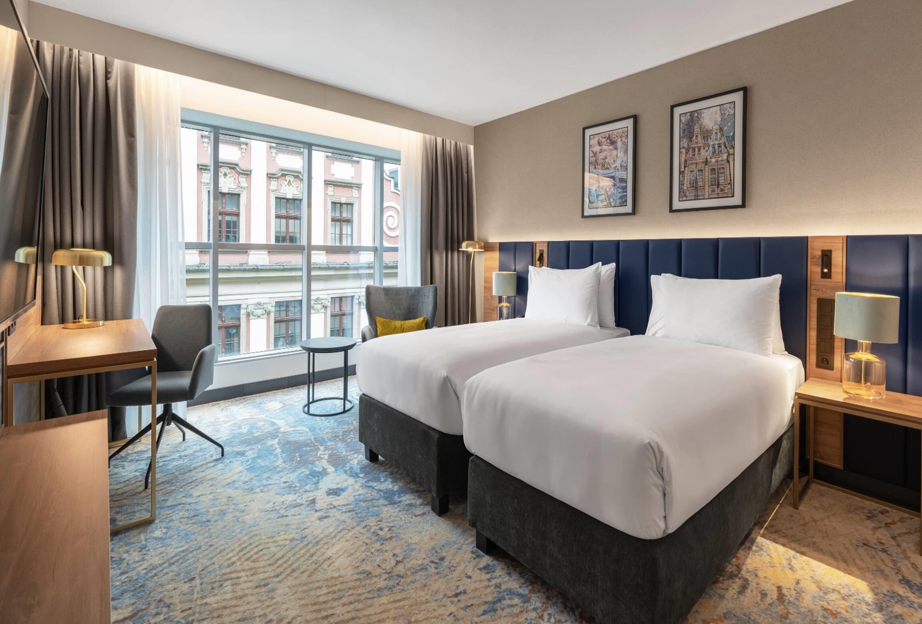 Habitación clásica, 2 camas individuales | Caja fuerte, escritorio, espacio para trabajar con un portátil