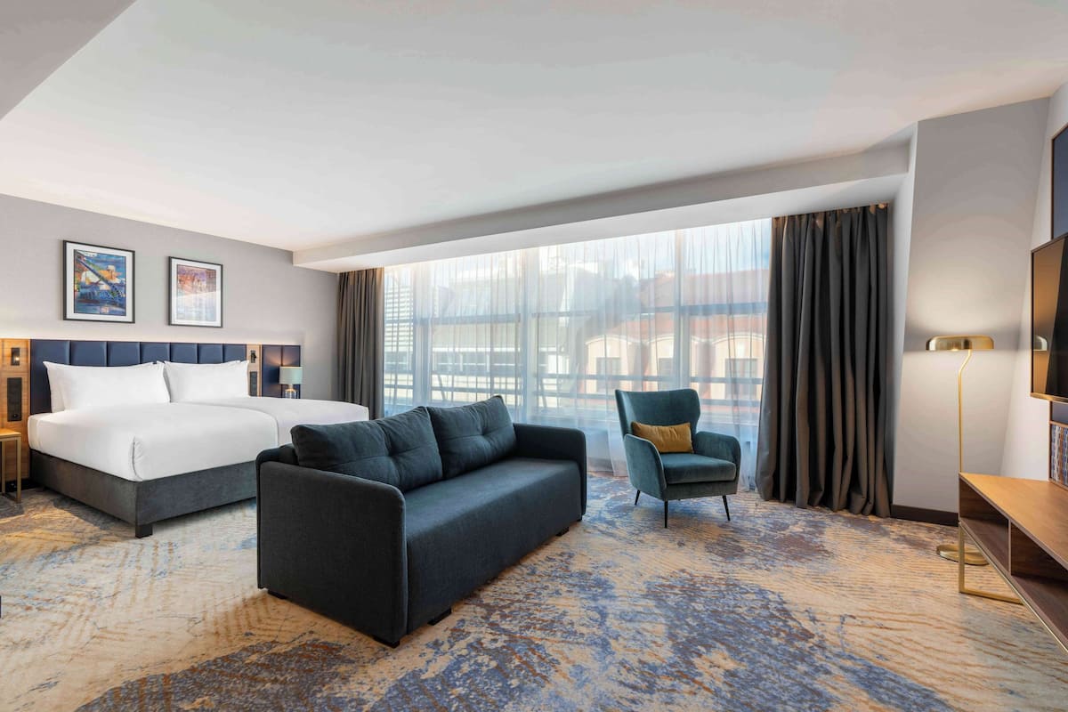 In-room safe, desk, laptop workspace, soundproofing