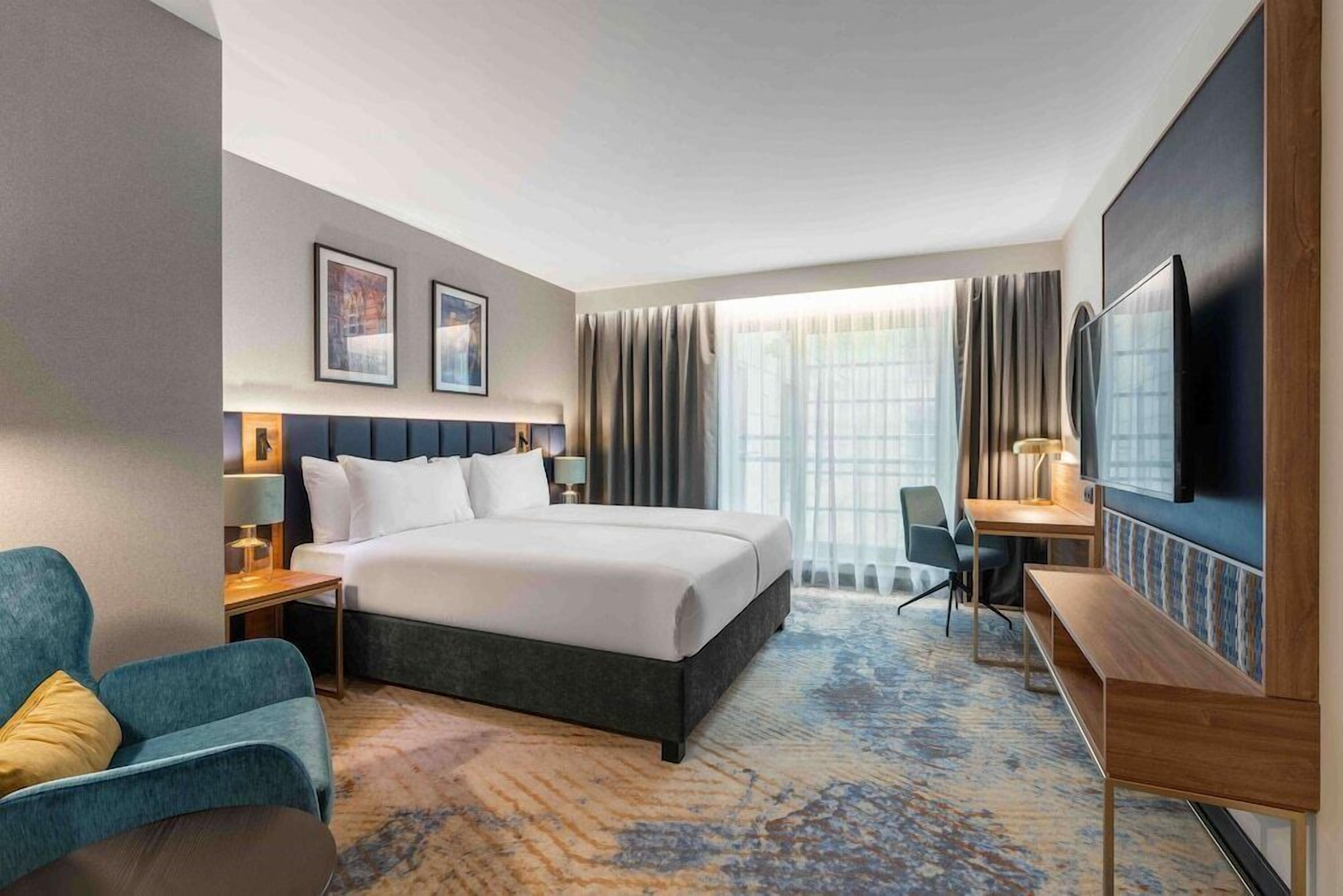 In-room safe, desk, laptop workspace, iron/ironing board