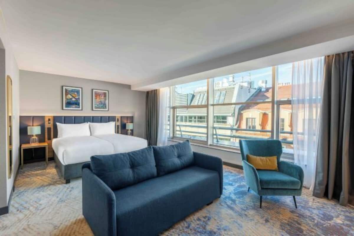 In-room safe, desk, laptop workspace, soundproofing