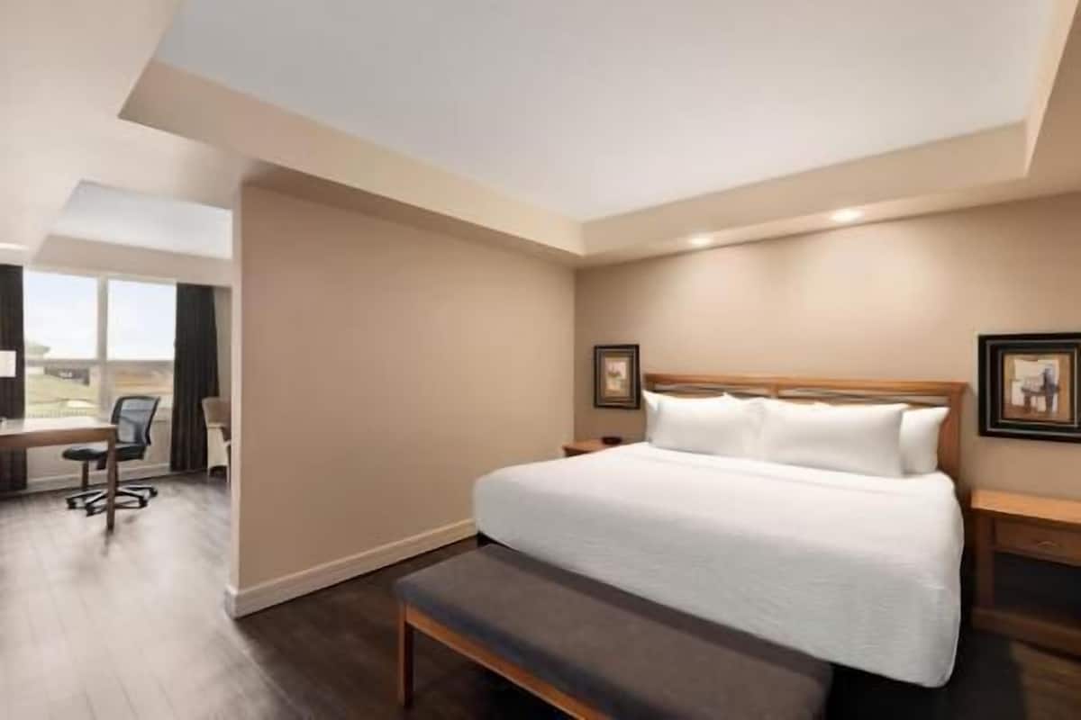 Premium bedding, pillowtop beds, in-room safe, individually furnished