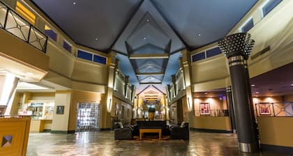 Royal Hotel Edmonton Airport, Trademark Collection by Wyndham