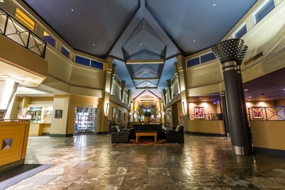 Royal Hotel Edmonton Airport, Trademark Collection by Wyndham