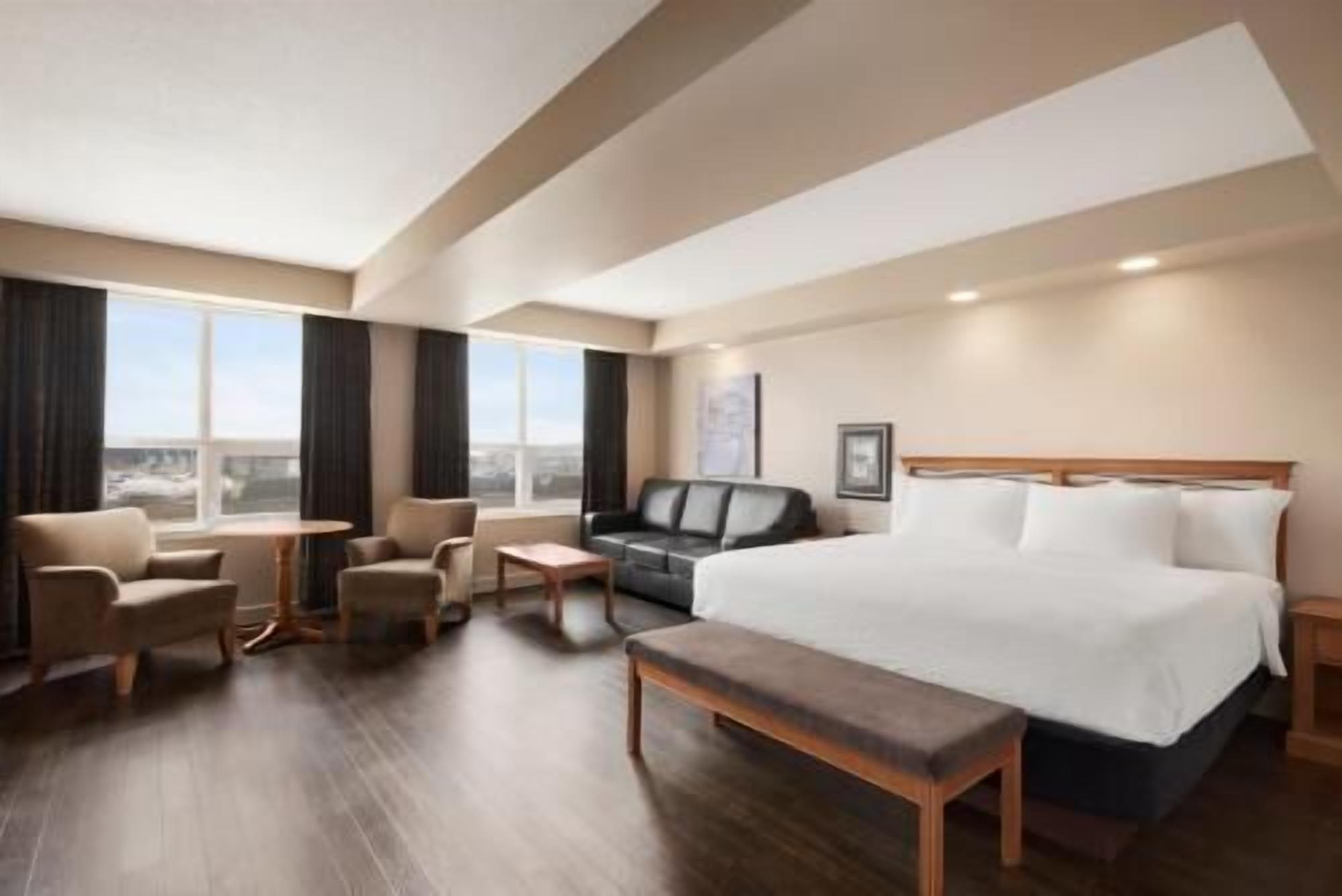 Premium bedding, pillowtop beds, in-room safe, individually furnished