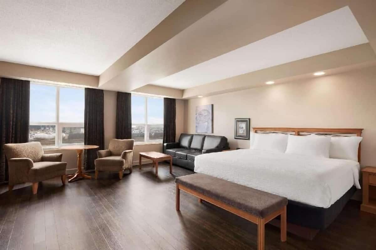 Premium bedding, pillowtop beds, in-room safe, individually furnished