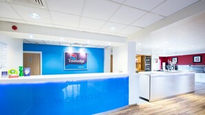 Lobby - Travelodge Ashford (Ashford)