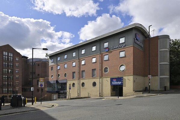 Exterior - Travelodge Newcastle Central (Newcastle-upon-Tyne)