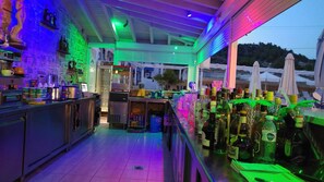 Poolside bar - Hotel Aphrodite Beach (Lesvos)