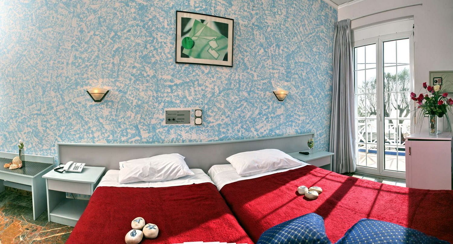 standard room | 1 bedroom, minibar, in-room safe, desk