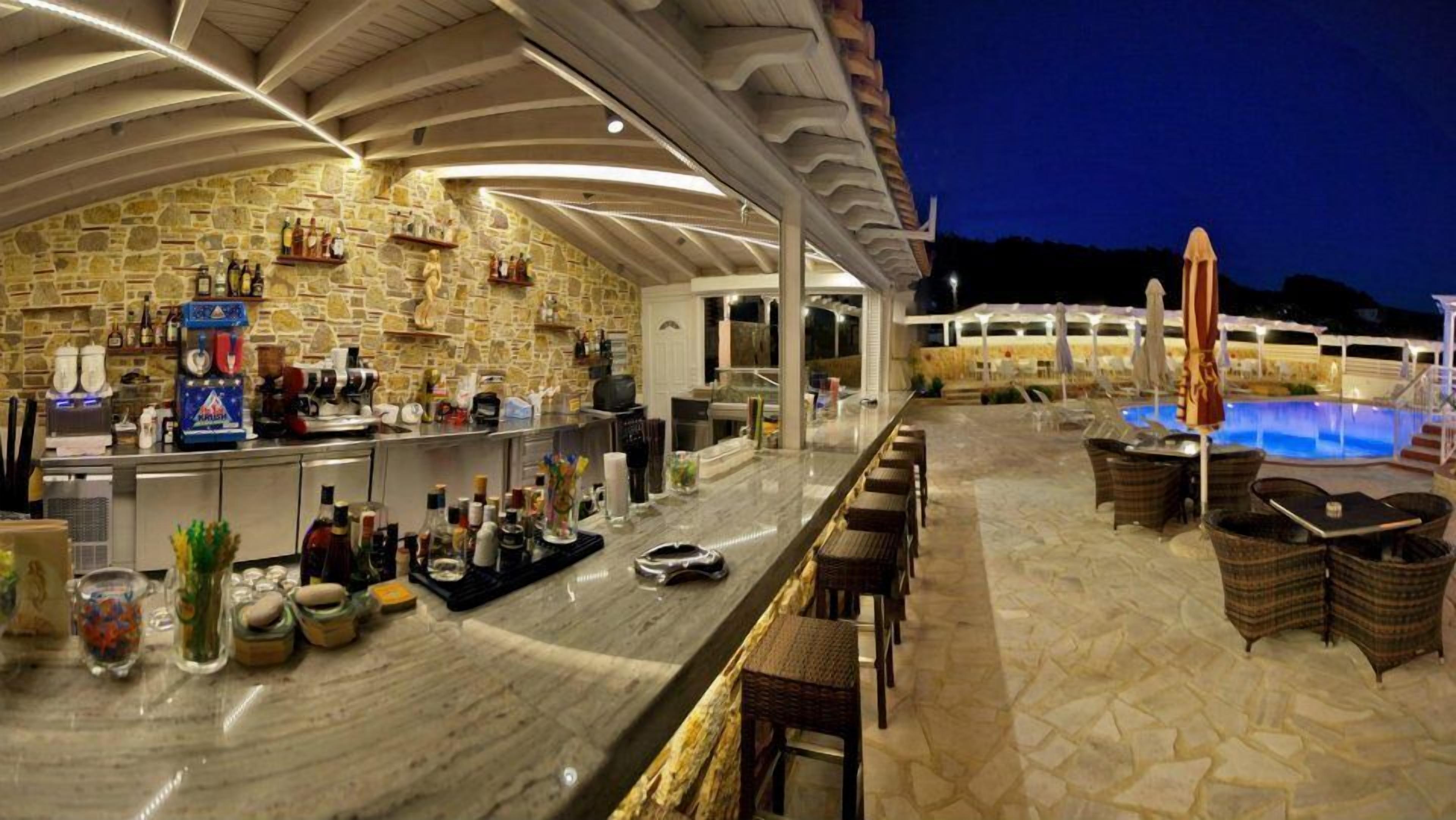 Poolside bar