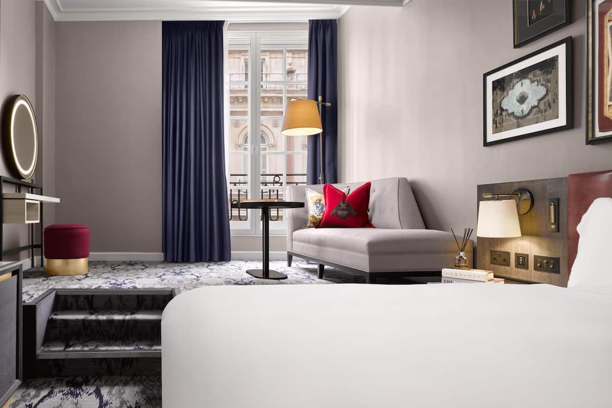 Kamar, 1 Tempat Tidur King (St. James) | Seprai katun Mesir, seprai premium, minibar gratis, dan brankas