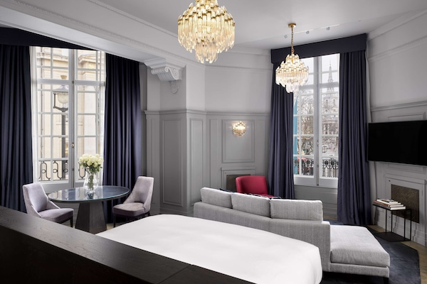 Signature Suite | 1 bedroom, Egyptian cotton sheets, premium bedding, free minibar