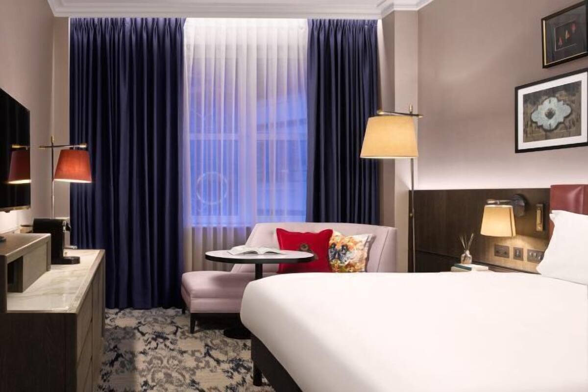 Llençols de cotó egipci, roba de llit d'alta qualitat i minibar gratuït