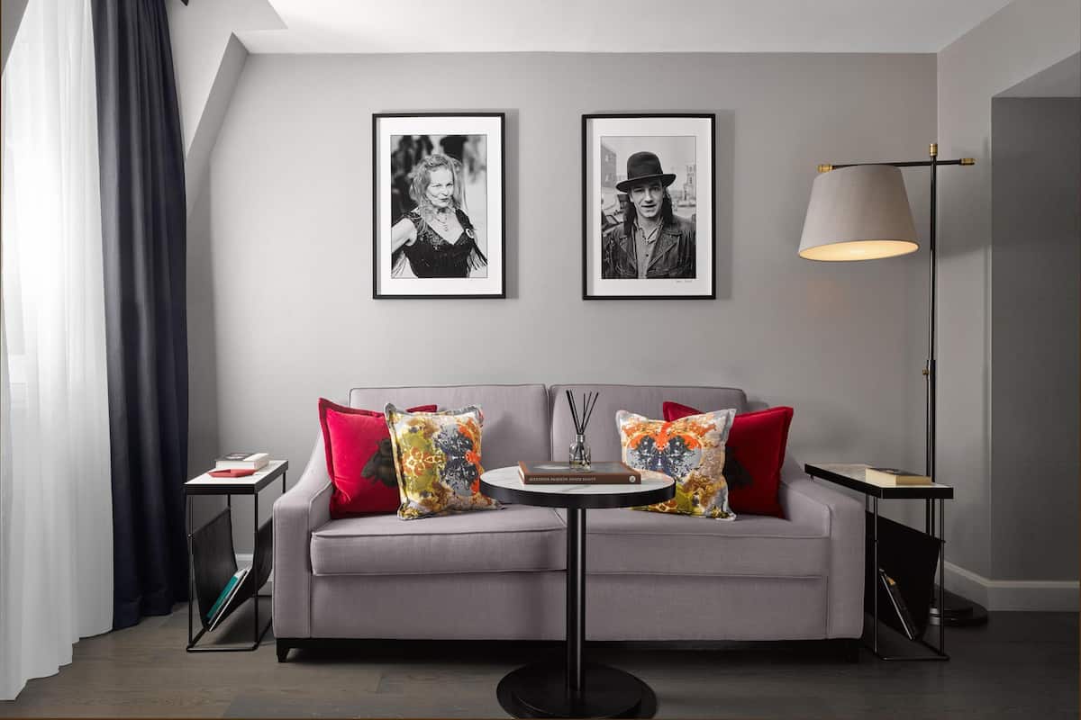 Suite (Railton) | Egyptian cotton sheets, premium bedding, free minibar, in-room safe