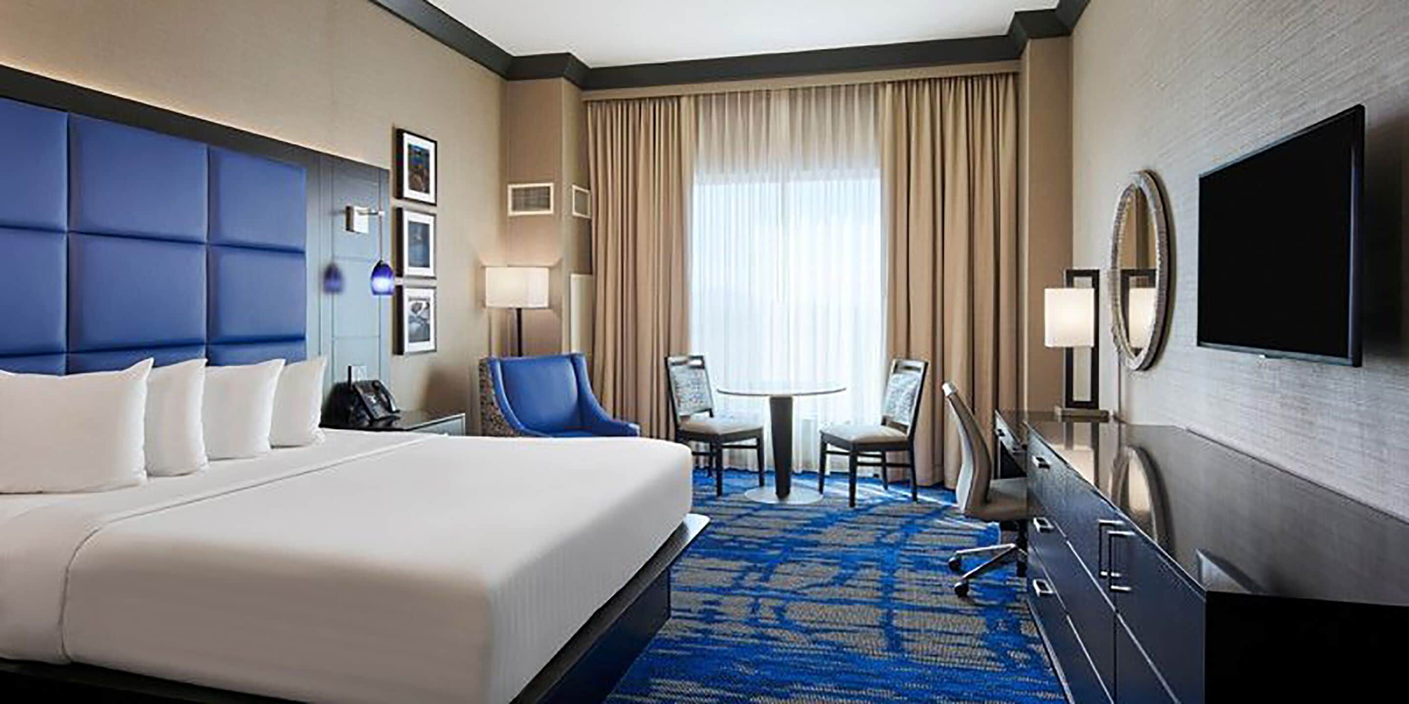 deluxe room, 1 king bed (ak-chin high rise) | in-room safe, iron/ironing board, rollaway beds, bed sheets