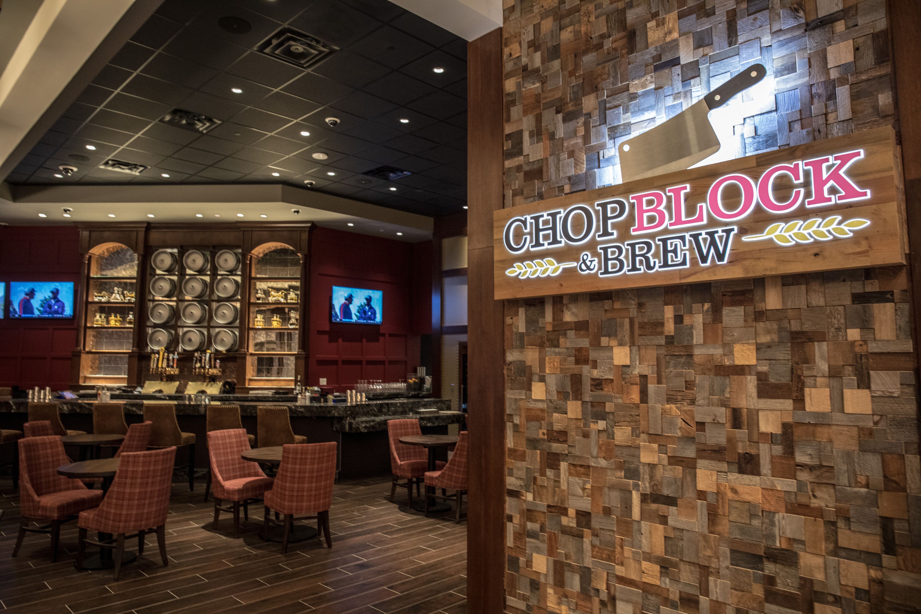 4 restaurants, breakfast, lunch, dinner served; american cuisine