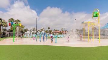 2 outdoor pools, pool loungers