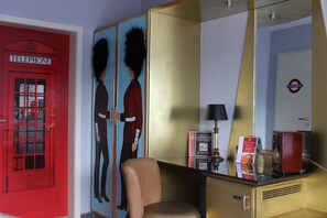 Habitación con 1 cama matrimonial o 2 individuales | Área de sala de estar