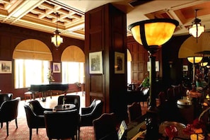 Tapas bar - Jin Jiang Pacific Hotel Shanghai (Shanghai)