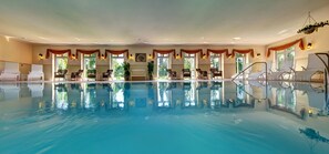 Una piscina techada