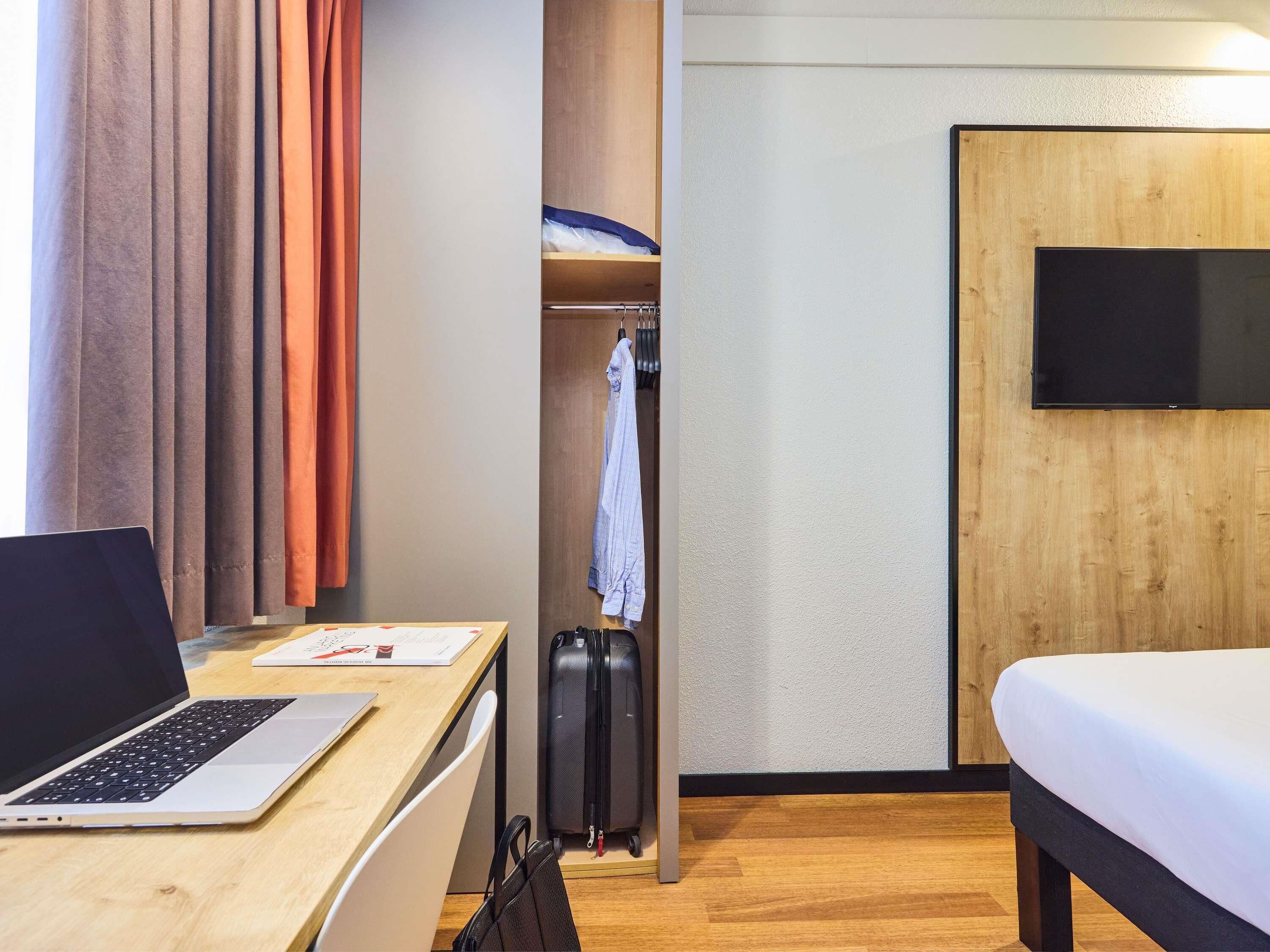 Habitación estándar, 2 camas individuales | Ropa de cama de alta calidad, escritorio, wifi gratis y ropa de cama 