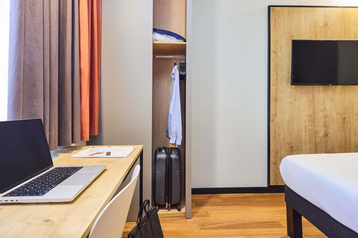 Habitación estándar, 2 camas individuales | Ropa de cama de alta calidad, escritorio, wifi gratis y ropa de cama