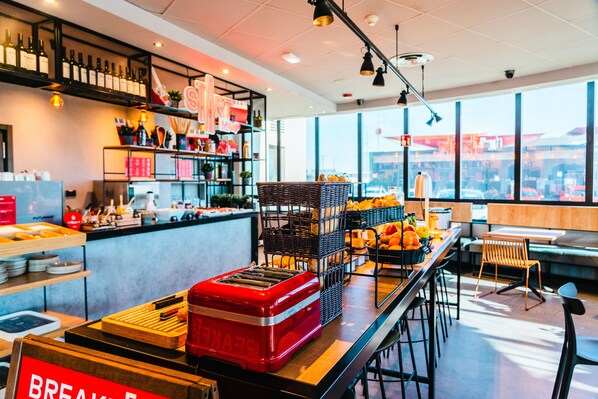 Daily buffet breakfast (EUR 9.75 per person)