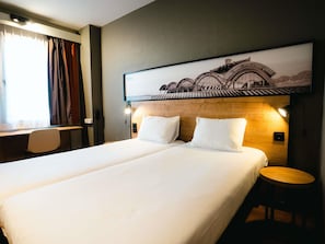 Standardzimmer, 2 Einzelbetten | Hochwertige Bettwaren, Schreibtisch, kostenloses WLAN, Bettwäsche