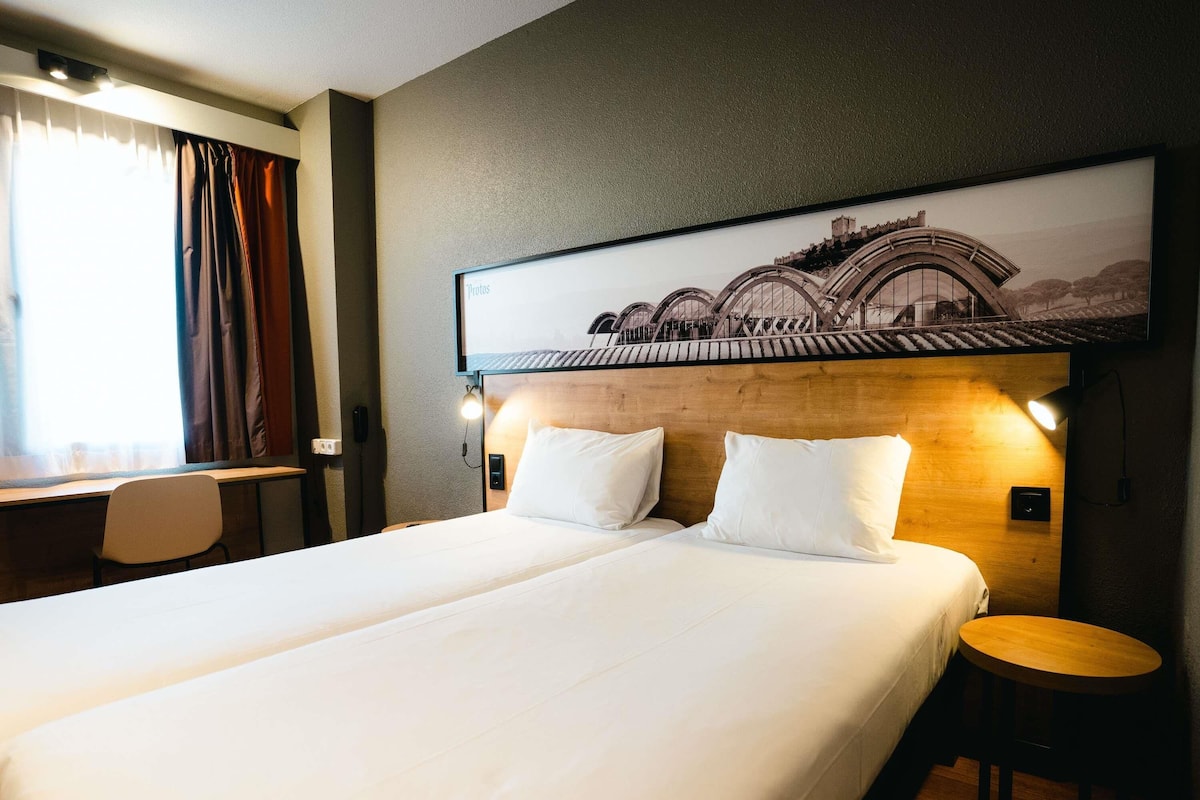 Premium bedding, desk, free WiFi, bed sheets