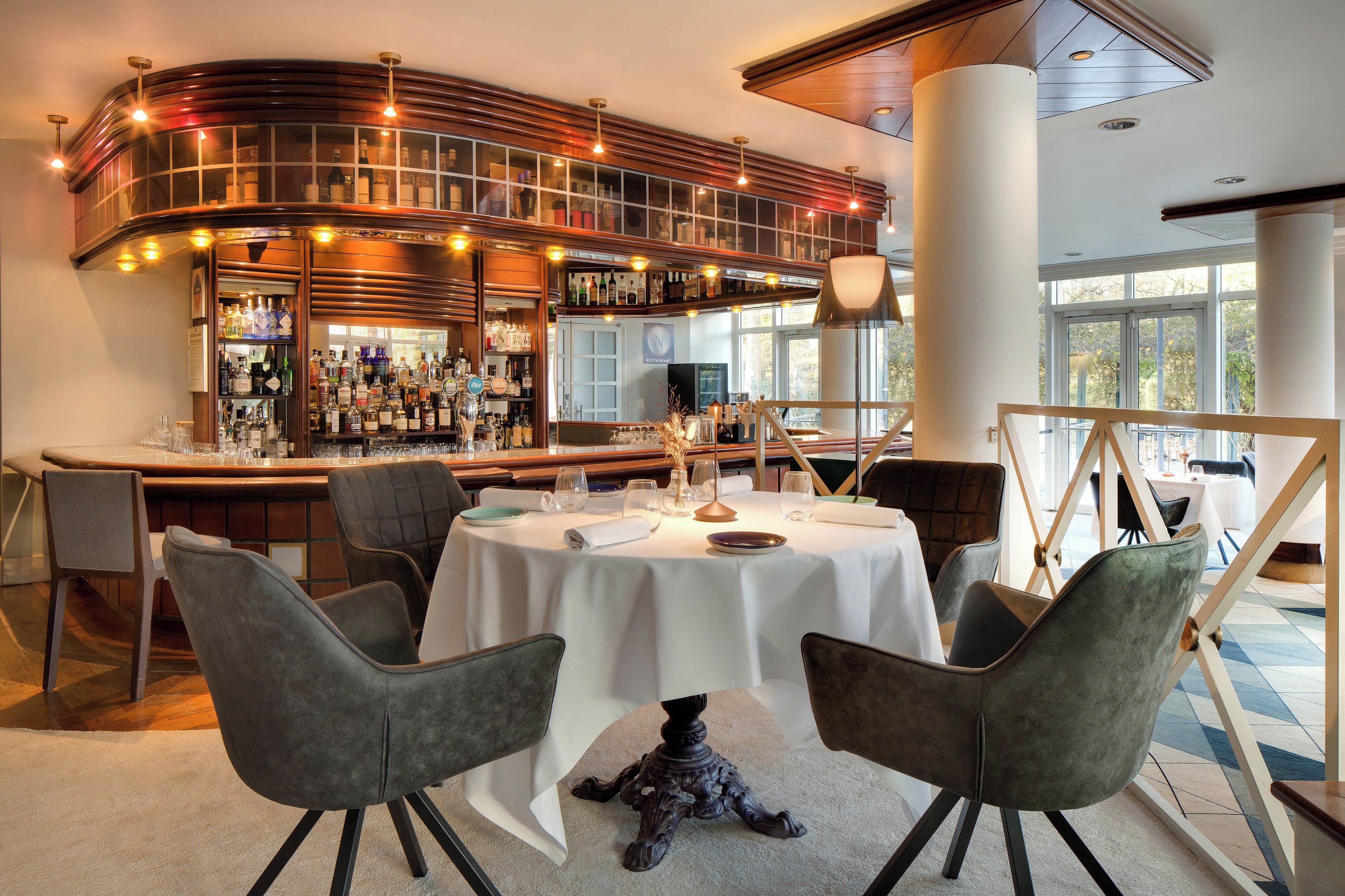 lunch and dinner served, garden views