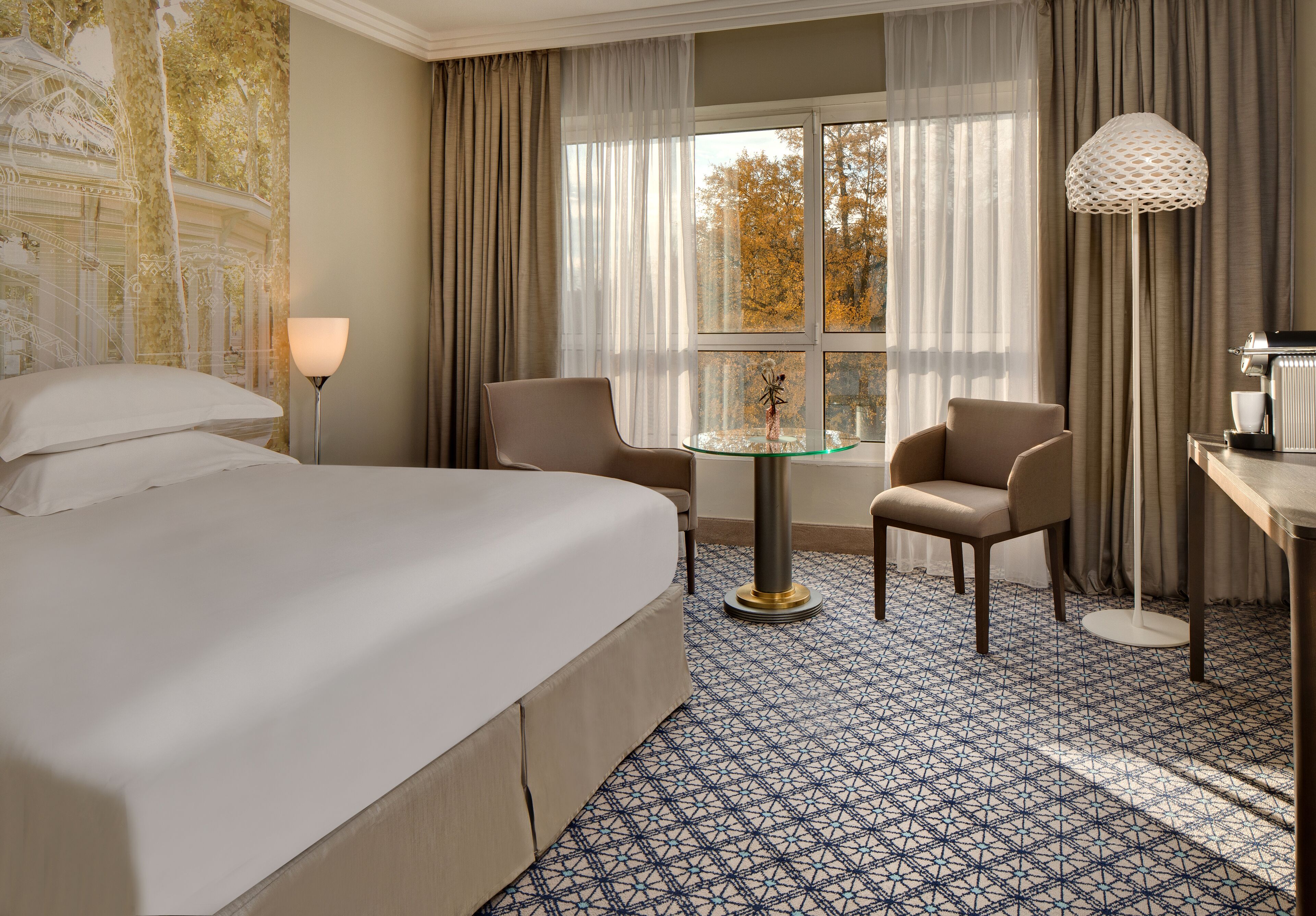 deluxe room, park view | 1 bedroom, down duvets, select comfort beds, minibar