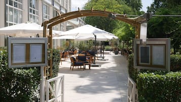 Lunch and dinner served, garden views