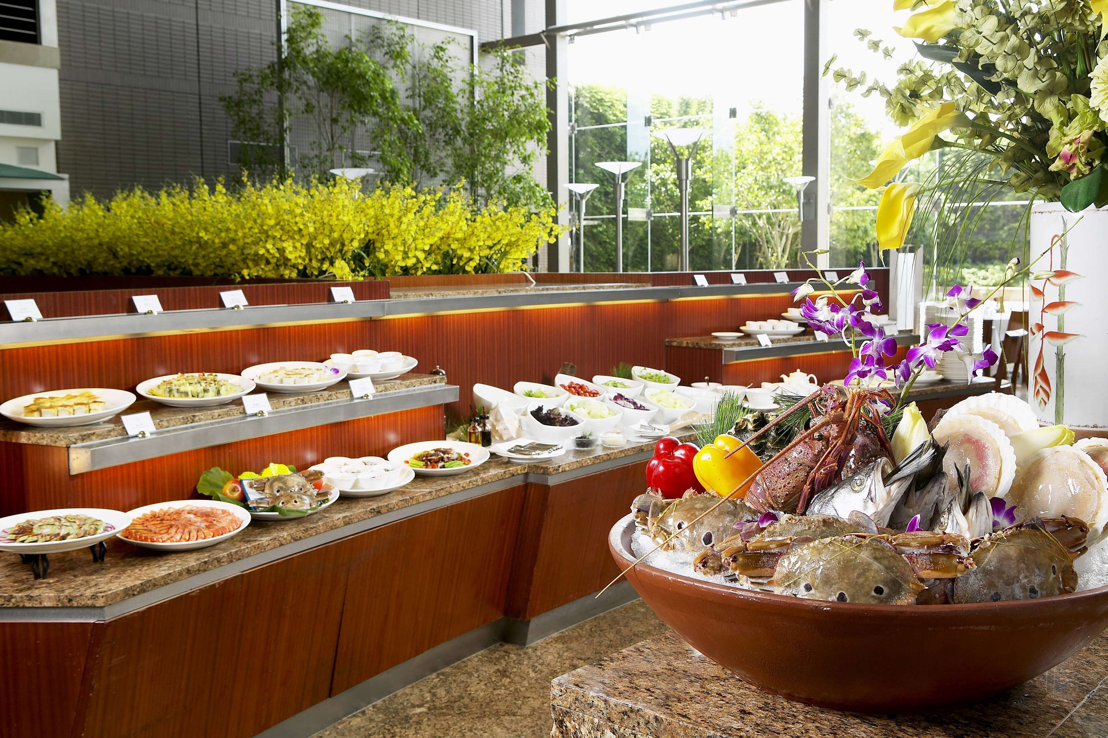 5 restaurants, breakfast, lunch, dinner served; chinese cuisine