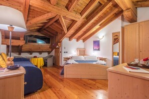 Chambre familiale (Superior) | Couette en duvet, minibar, coffre-fort, bureau