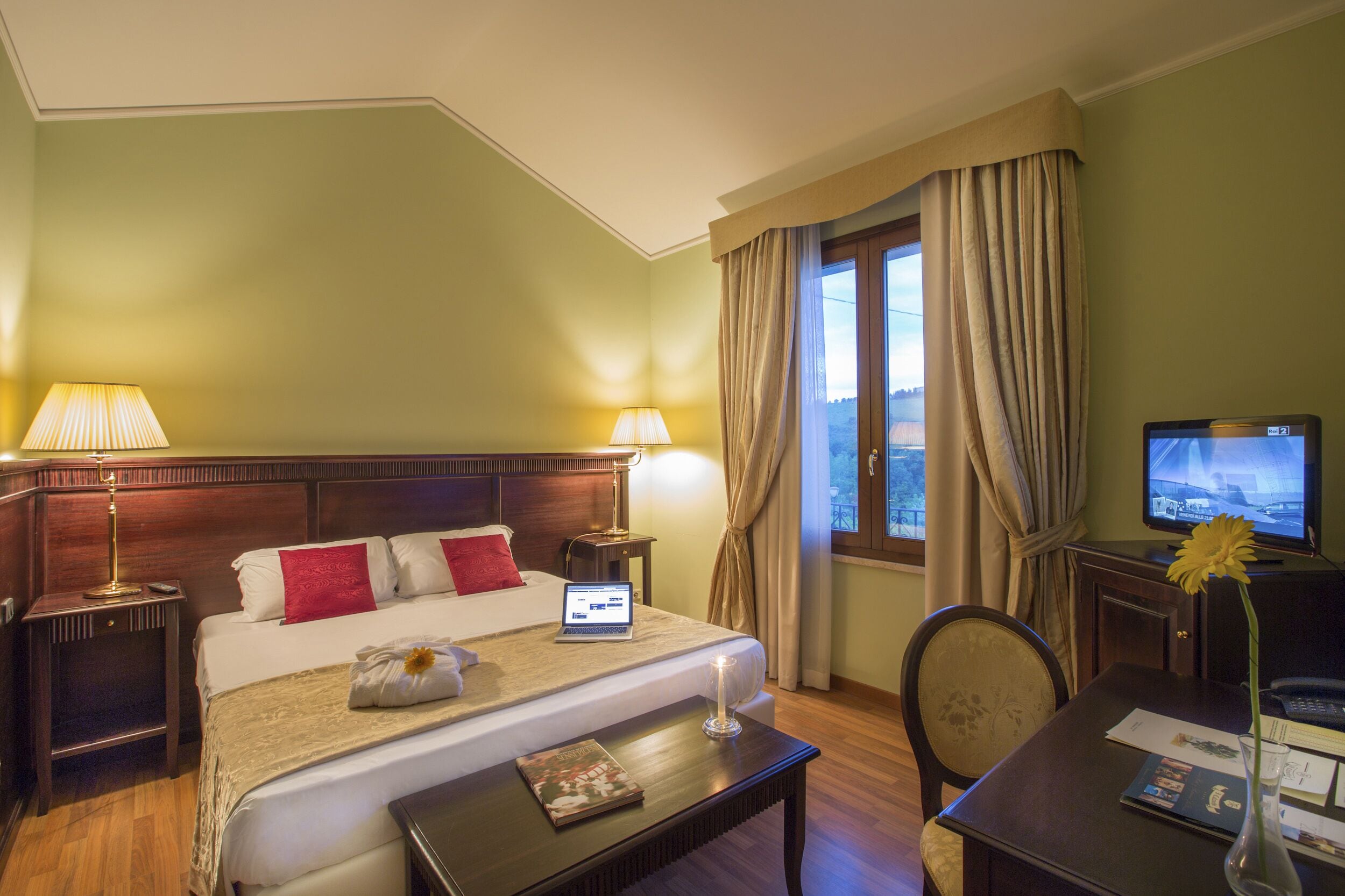 executive suite, multiple beds, 2 bathrooms, hill view | 1 bedroom, minibar, in-room safe, individually furnished