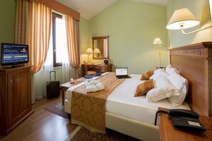 Superior Room, Hill View