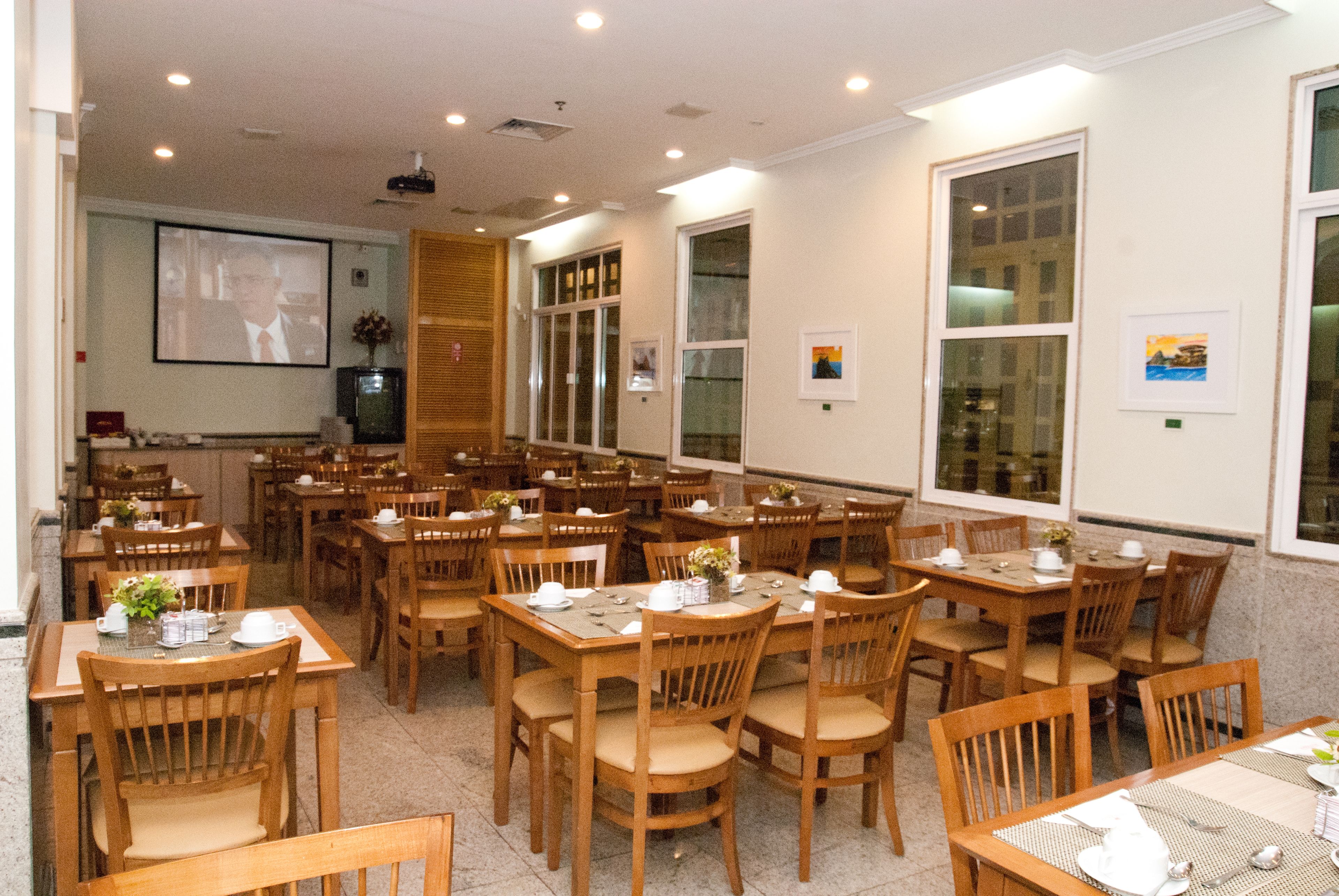 Café da manhã, almoço e jantar