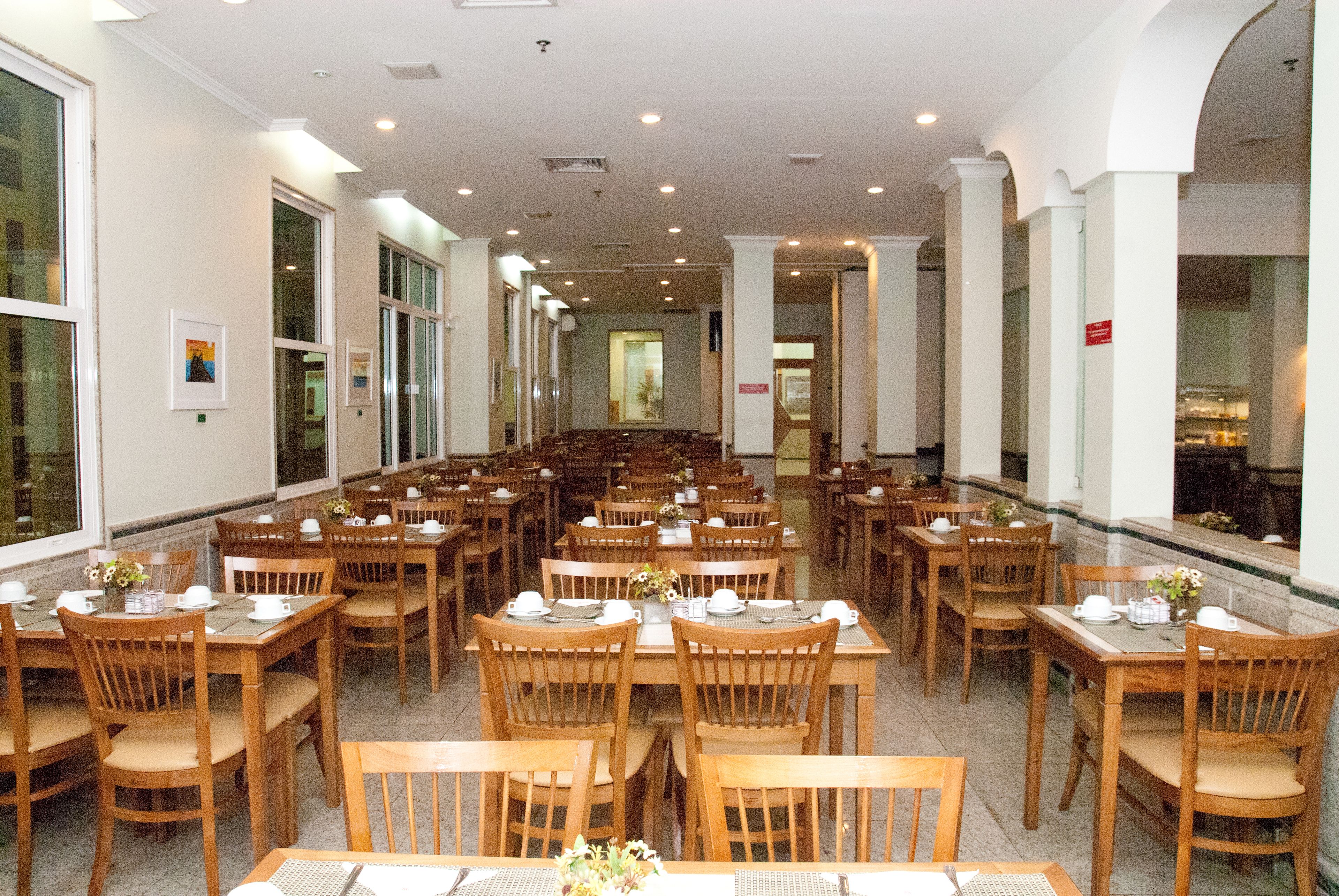 breakfast, lunch and dinner served