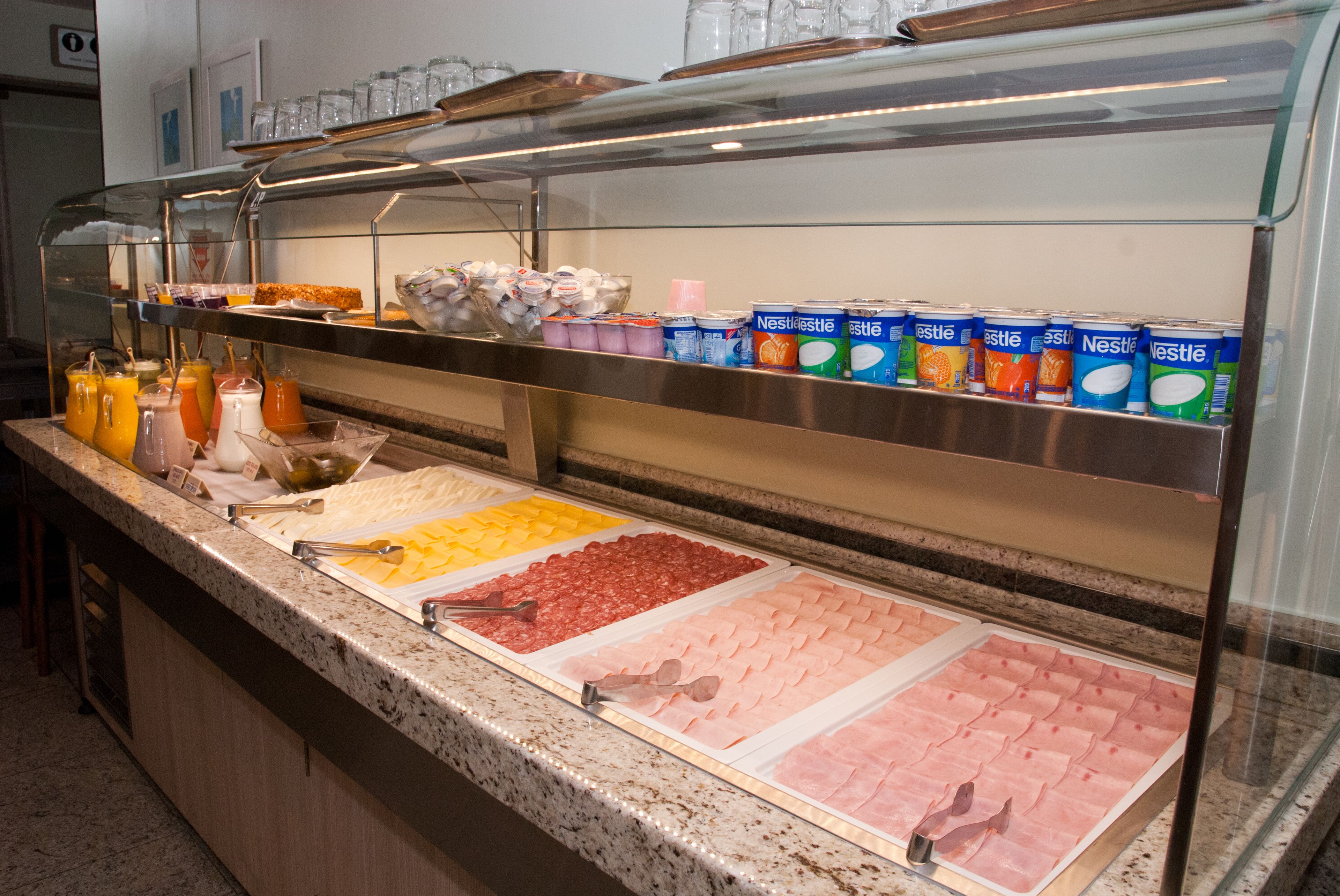 breakfast, lunch and dinner served