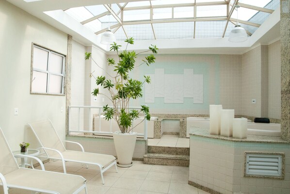 Outdoor spa tub - Hotel Regina Rio de Janeiro (Rio de Janeiro)