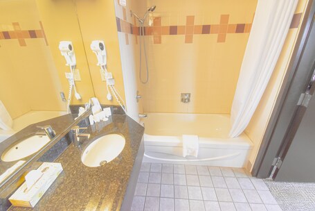 Canad Inns Destination Centre Polo Park - Image 38